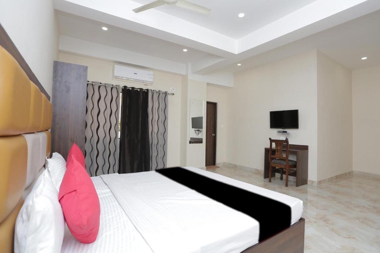 Capital O 37423 Golden Leaf Hotel Dehradun Luaran gambar