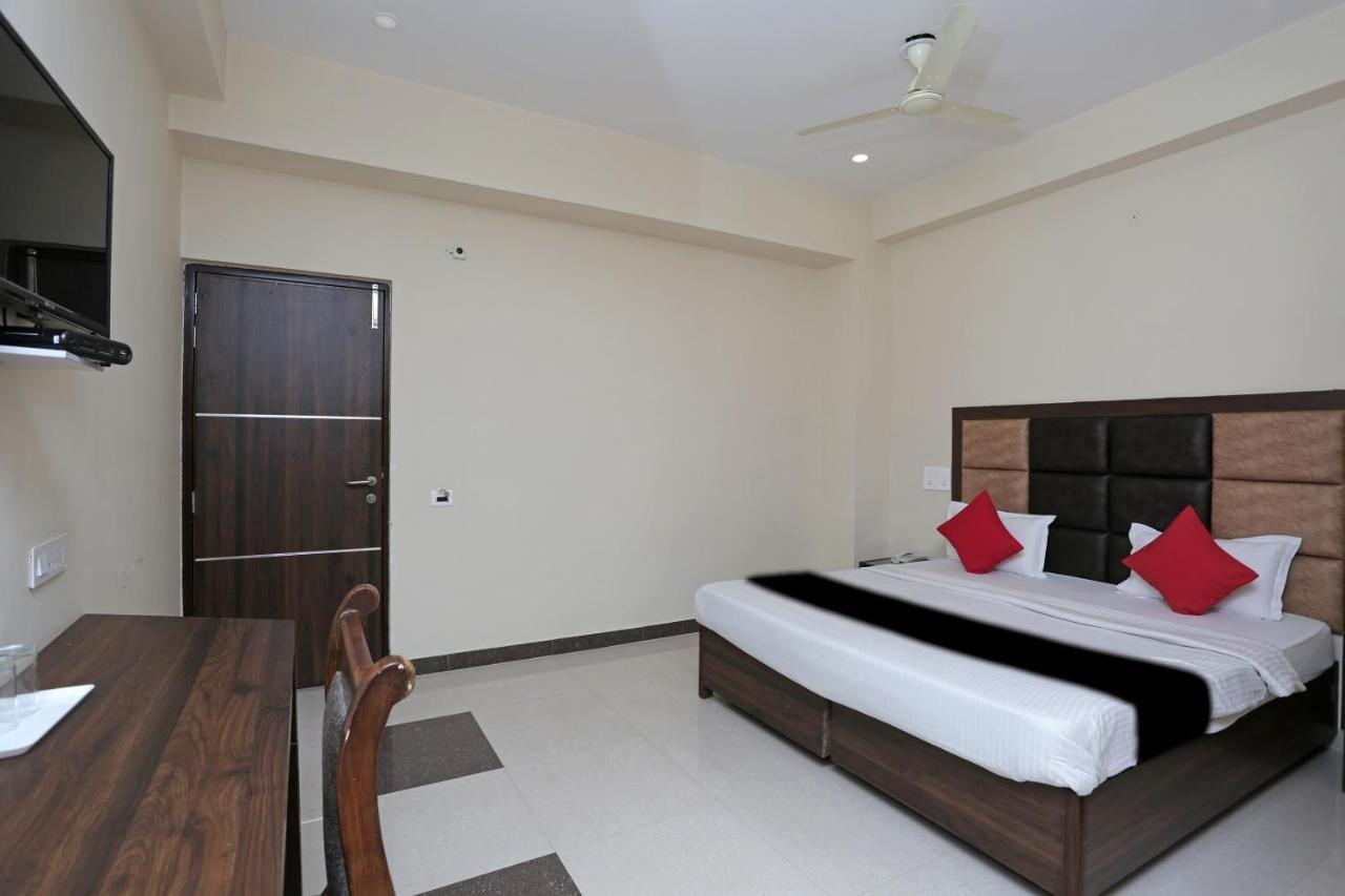 Capital O 37423 Golden Leaf Hotel Dehradun Luaran gambar