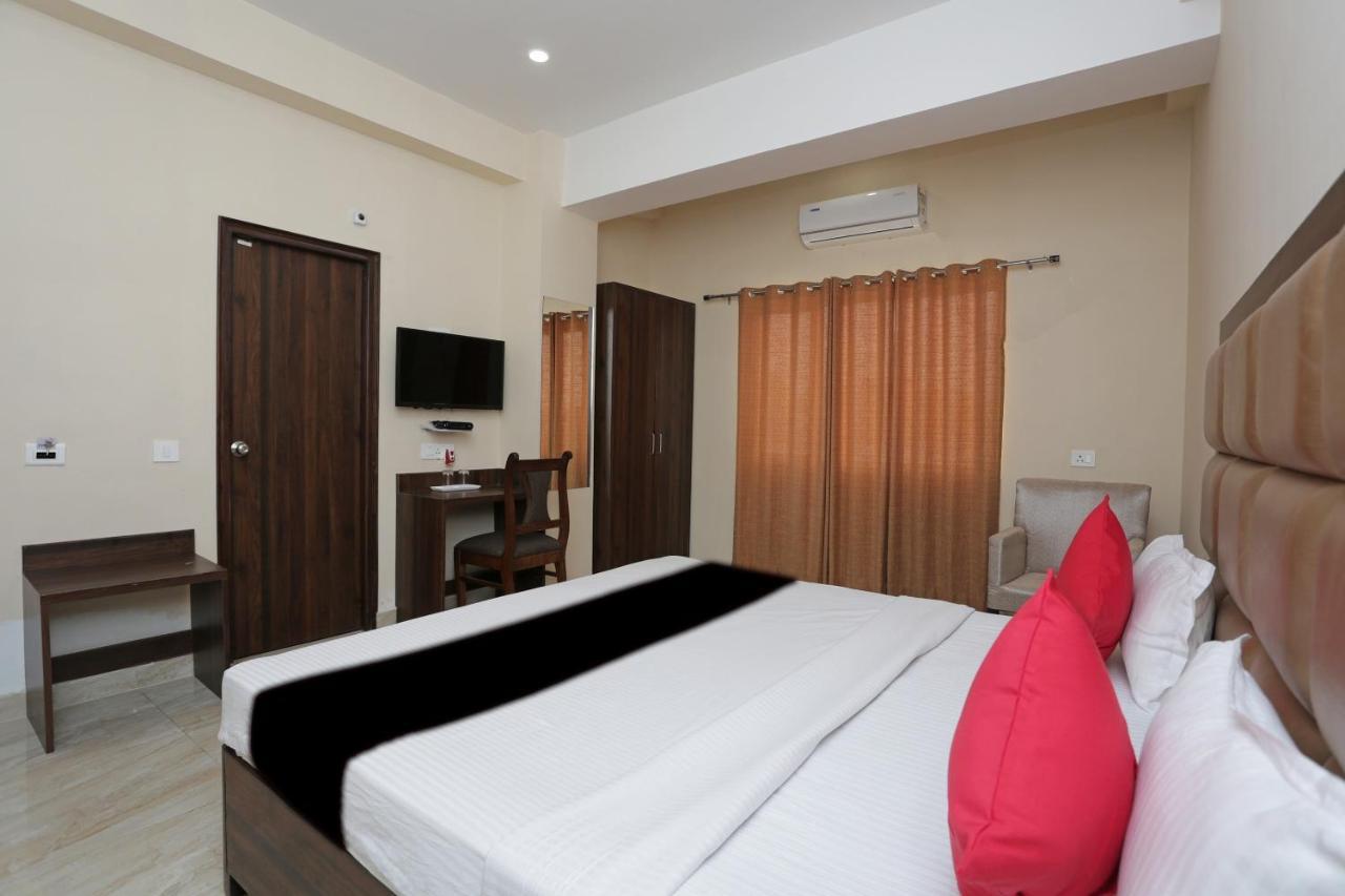 Capital O 37423 Golden Leaf Hotel Dehradun Luaran gambar