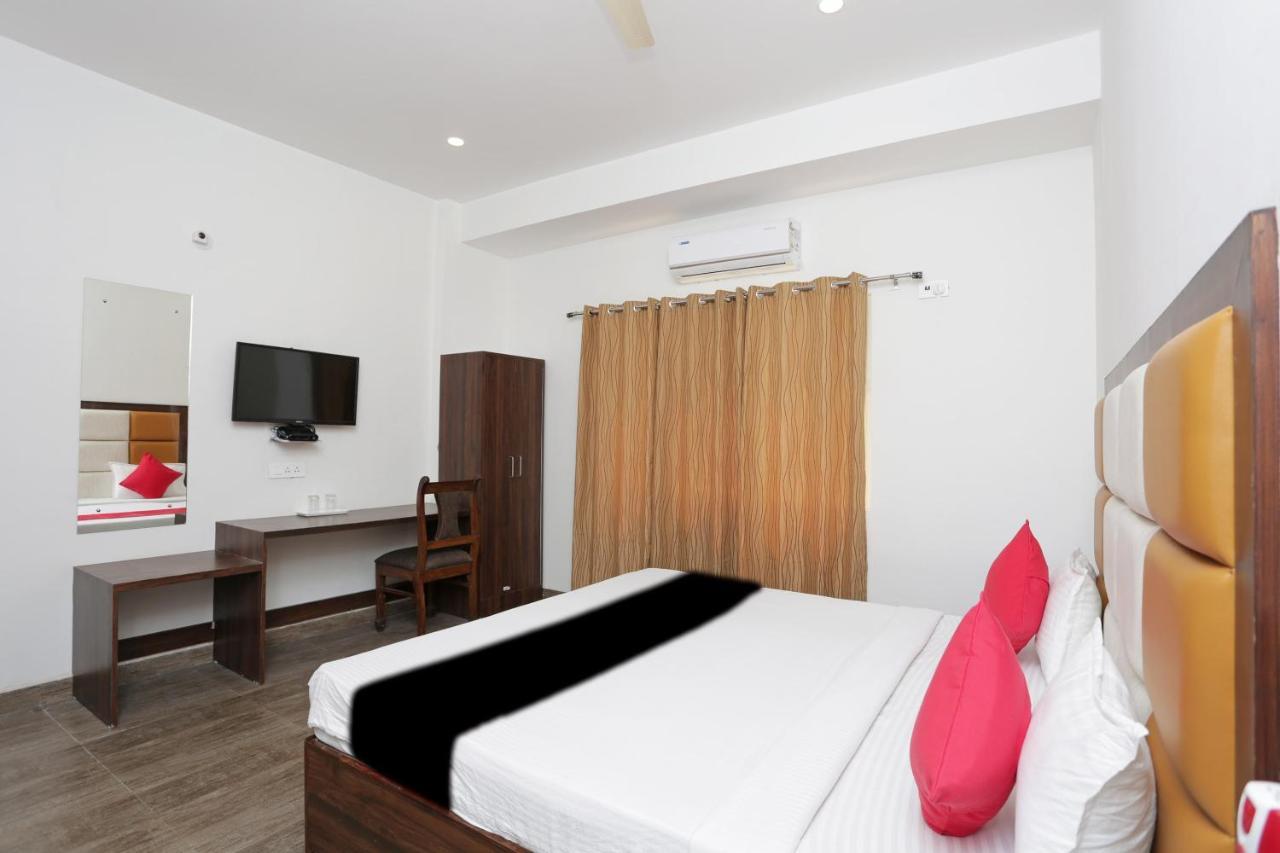 Capital O 37423 Golden Leaf Hotel Dehradun Luaran gambar