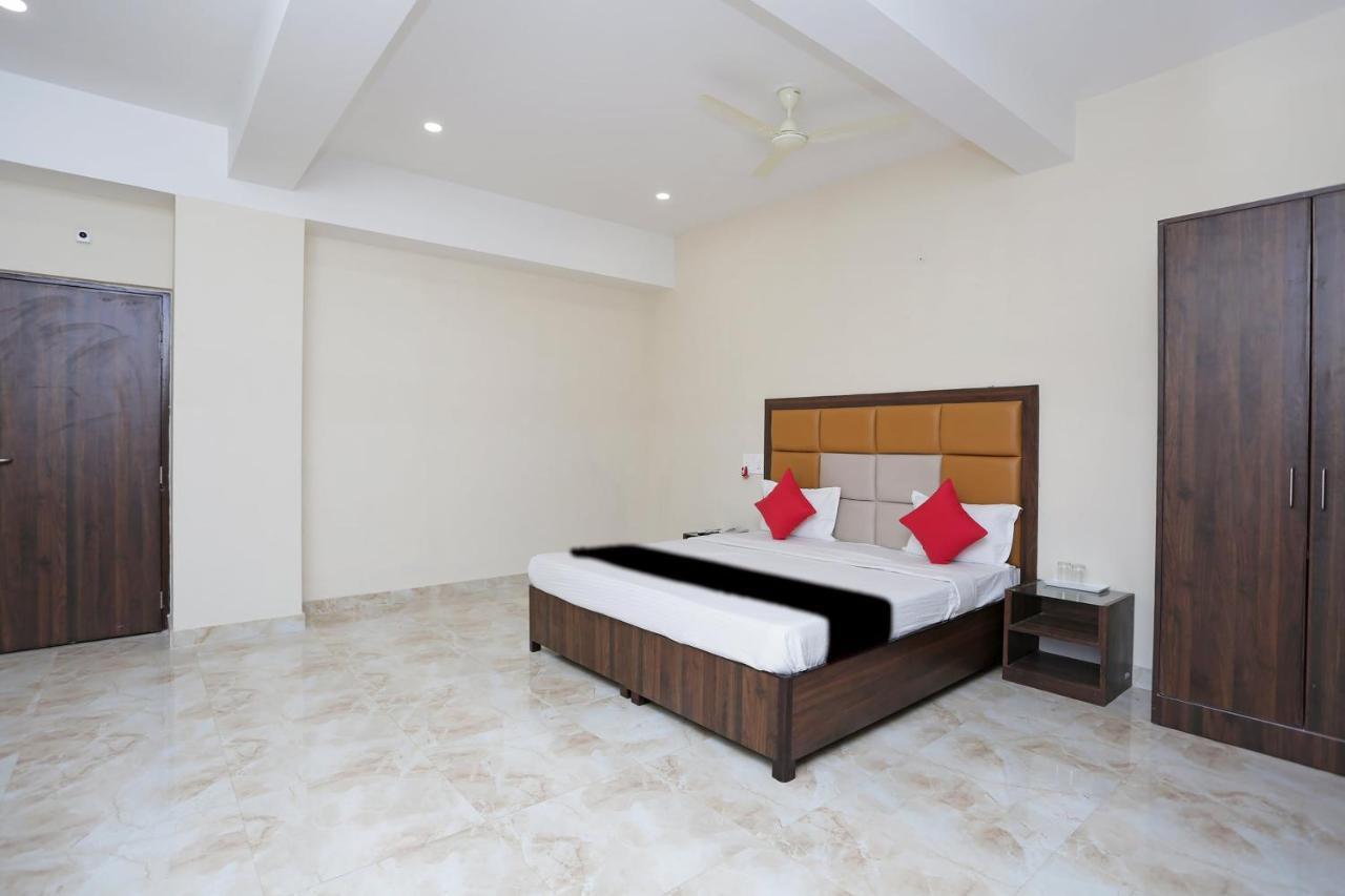 Capital O 37423 Golden Leaf Hotel Dehradun Luaran gambar