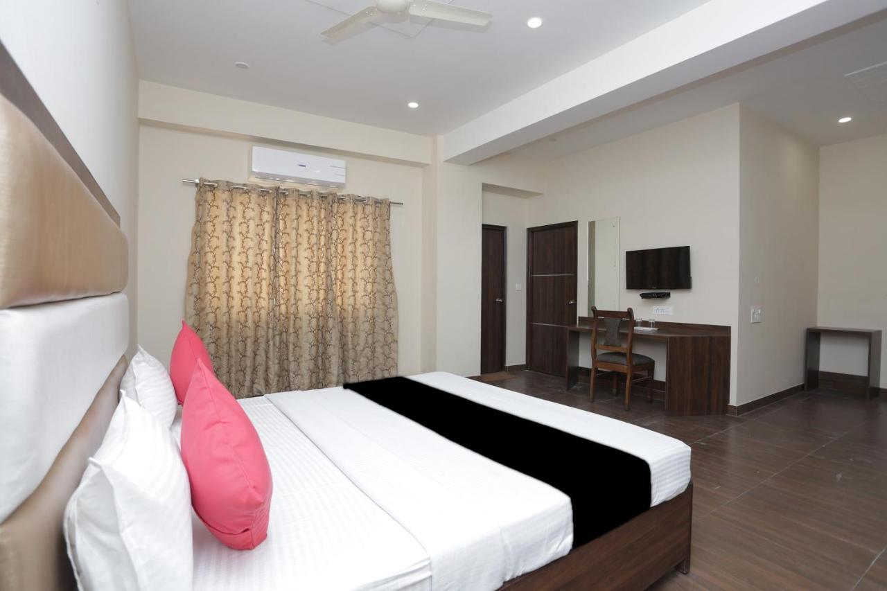 Capital O 37423 Golden Leaf Hotel Dehradun Luaran gambar