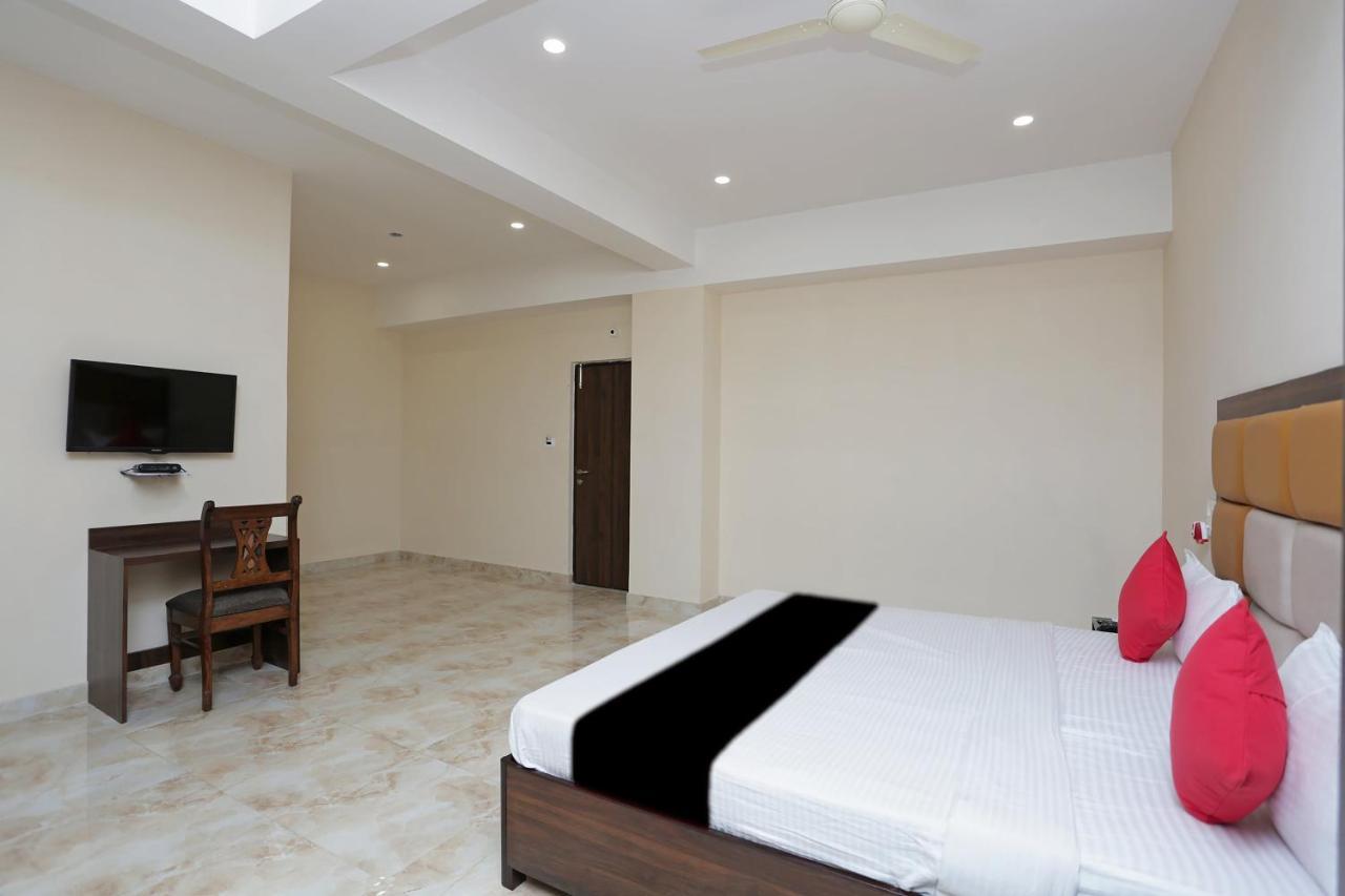 Capital O 37423 Golden Leaf Hotel Dehradun Luaran gambar