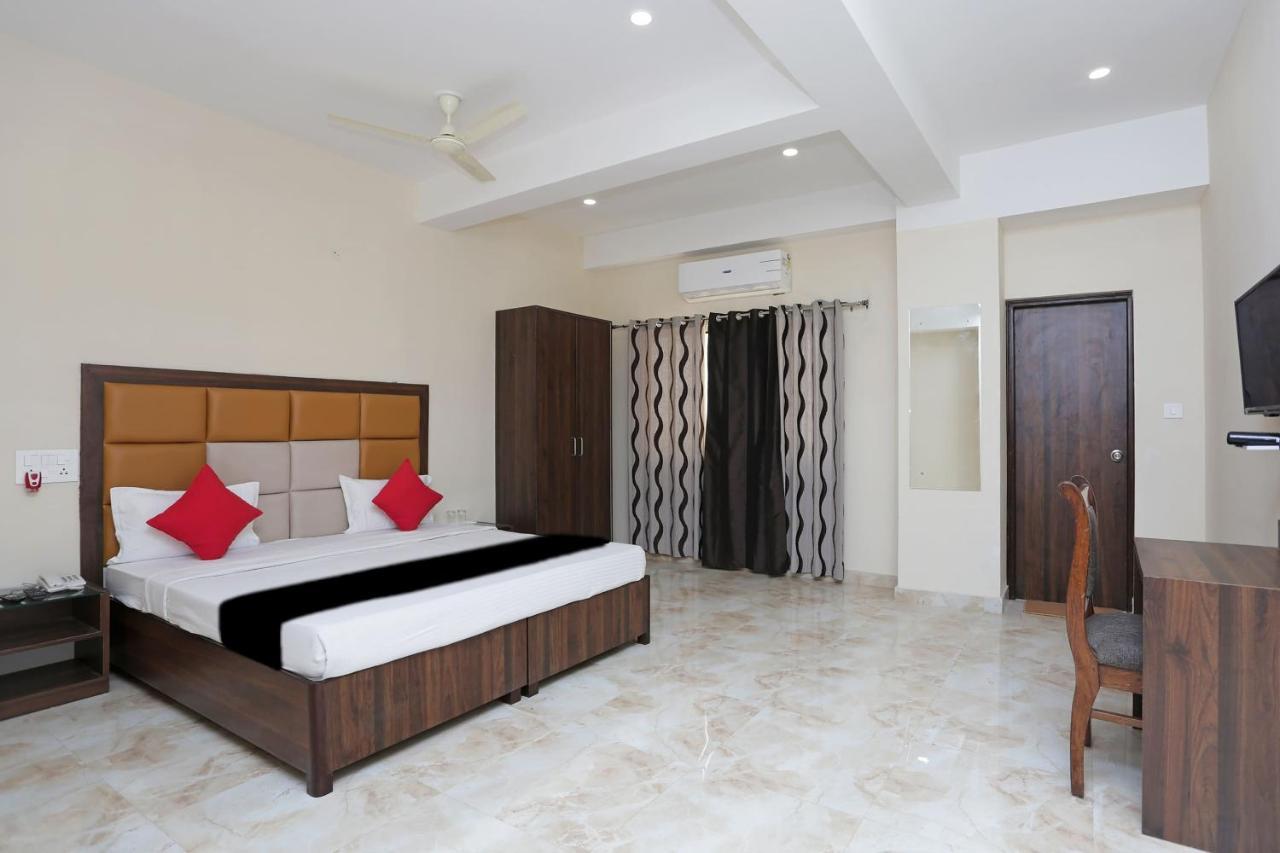 Capital O 37423 Golden Leaf Hotel Dehradun Luaran gambar