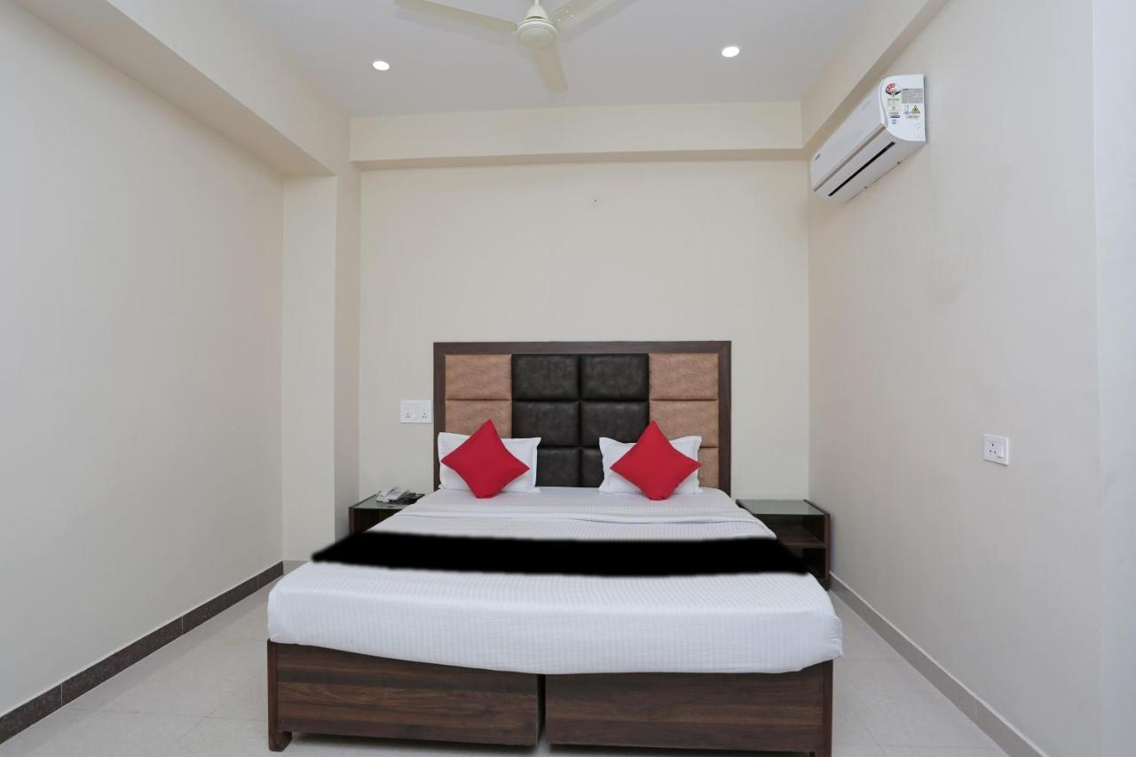 Capital O 37423 Golden Leaf Hotel Dehradun Luaran gambar