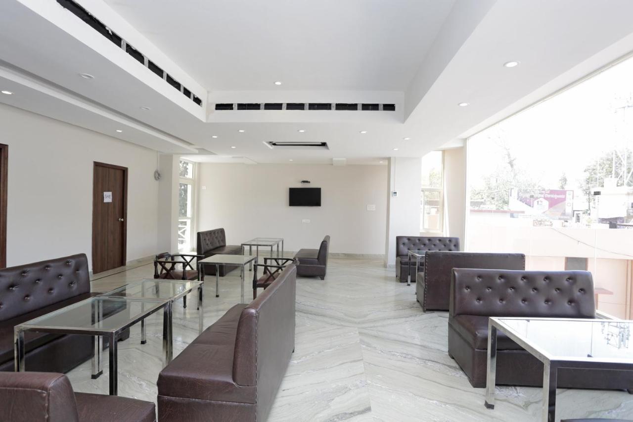 Capital O 37423 Golden Leaf Hotel Dehradun Luaran gambar