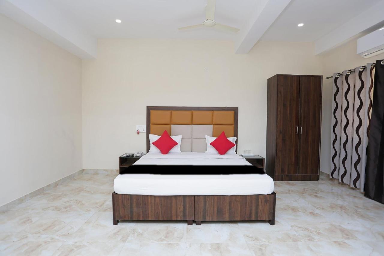 Capital O 37423 Golden Leaf Hotel Dehradun Luaran gambar