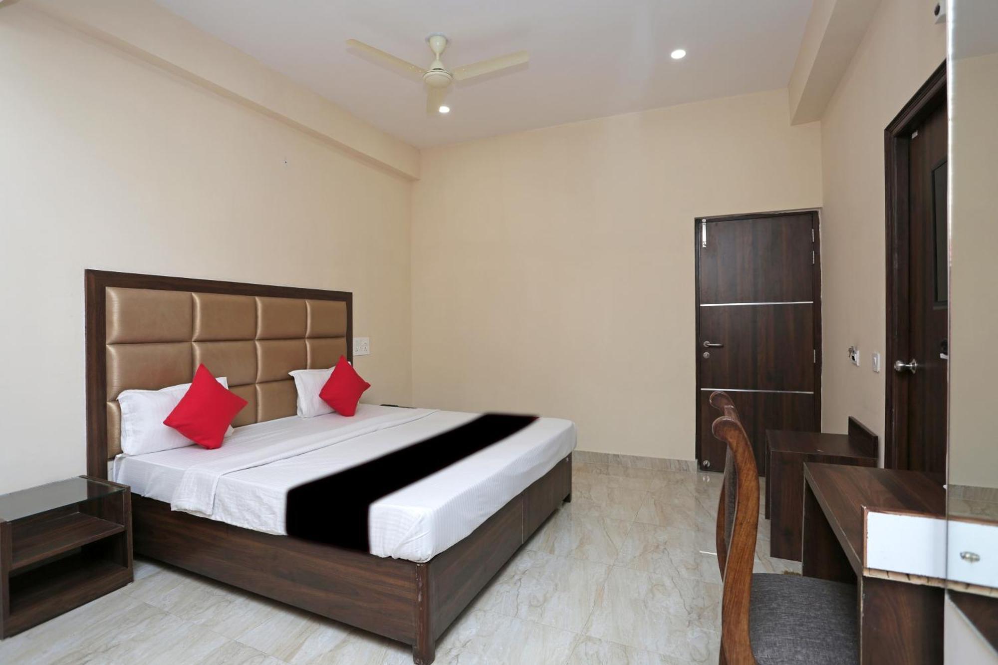 Capital O 37423 Golden Leaf Hotel Dehradun Luaran gambar